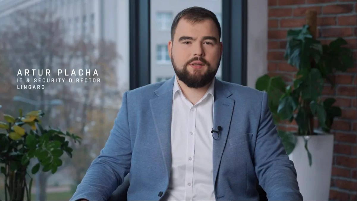 Artur Płacha — Lingaro